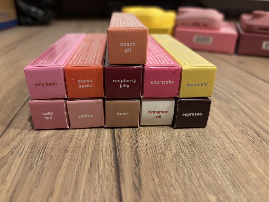 Lip gloss Rhode, diferite noante, noi sigilate, originale