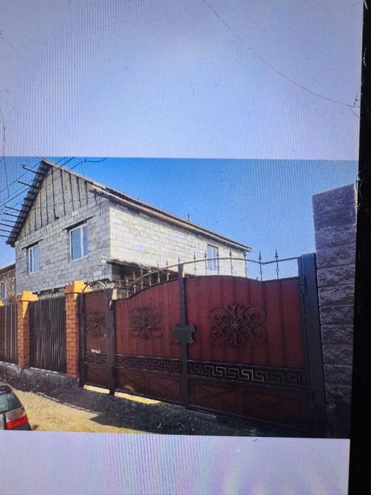 Продам дом 2-х этажный 240 кв. м.