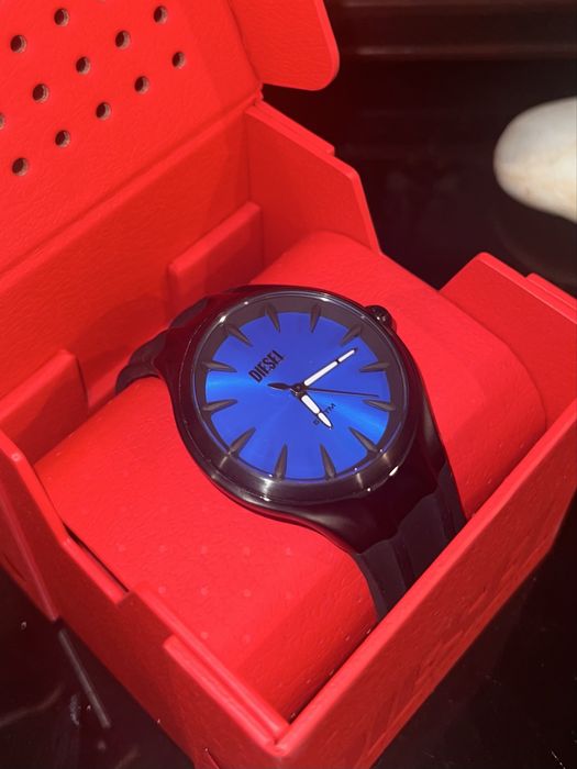 DIESEL часовник с гаранция и сертификат