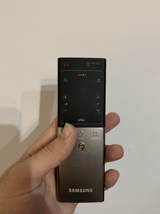 Vând telecomandă Samsung Smart Touch Control RMTCPE1