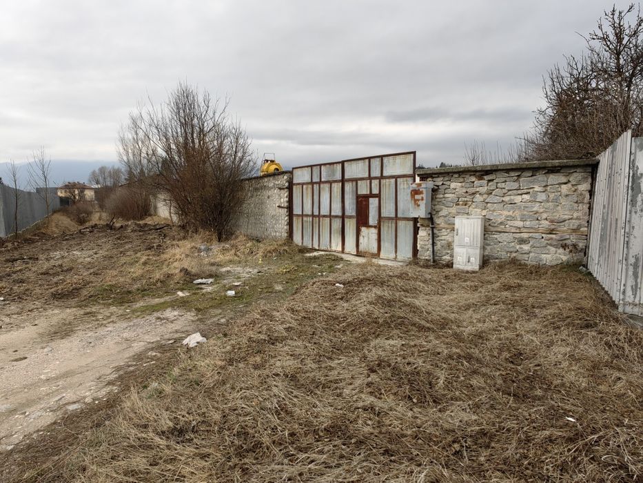 Продава се Промишлена сграда в Разлог - 4081 кв.м за 107 €/кв.м - Снимка #4