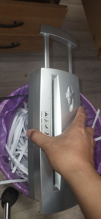 Уничтожитель бумаг