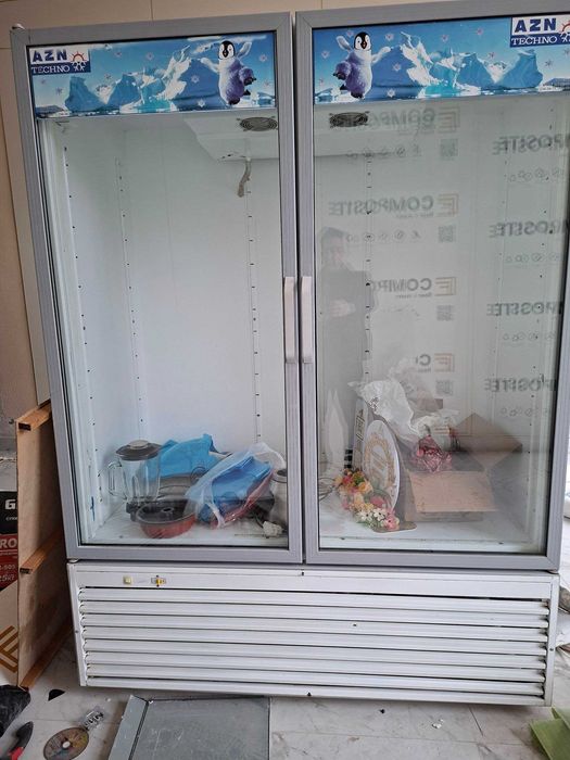 Витрина холодилник