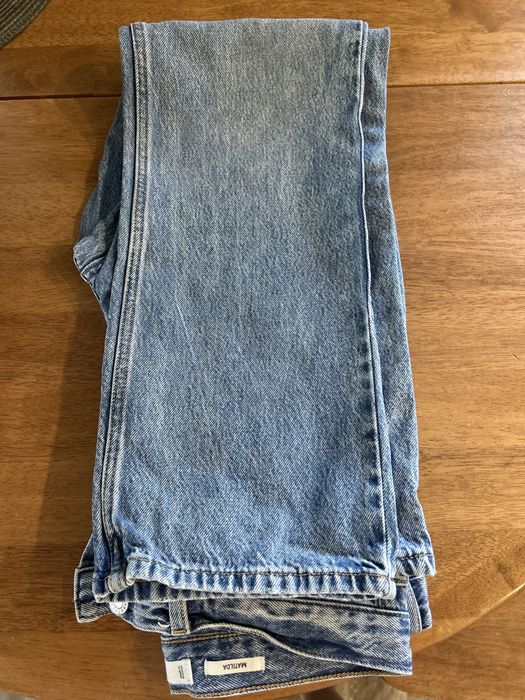 Продам джинсы mango