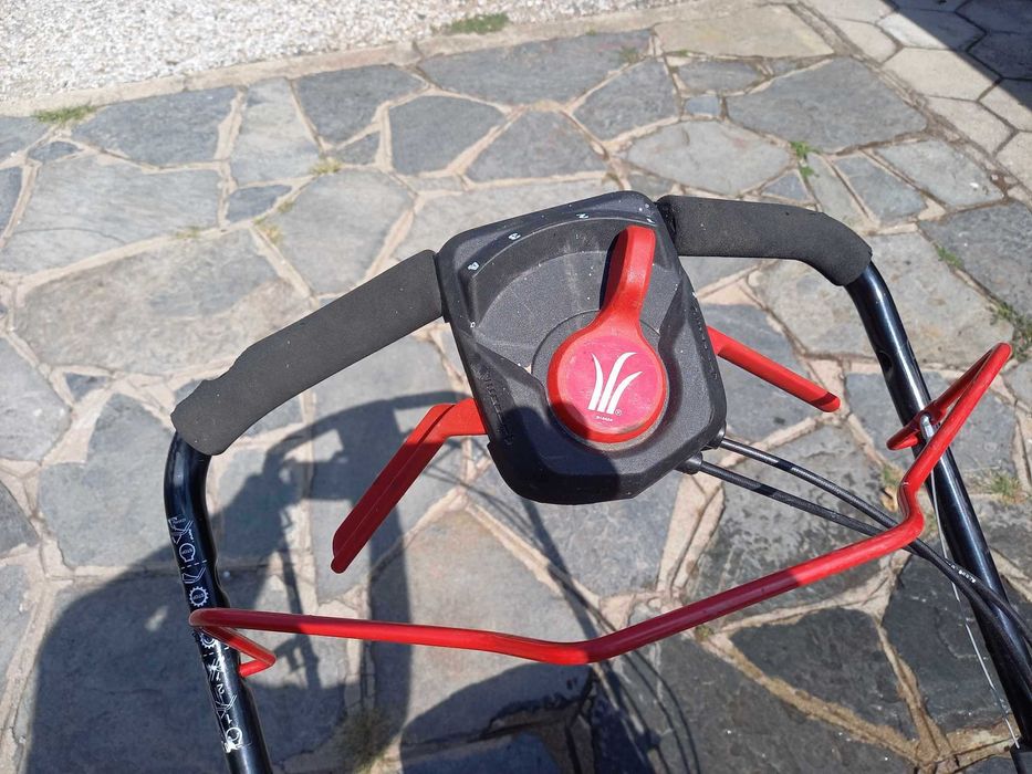 бензинова косачка със самоход