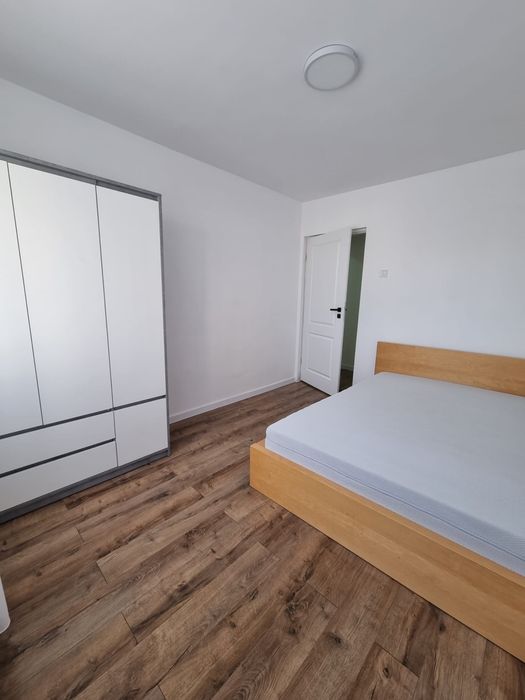 Apartament 3 camere de închiriat