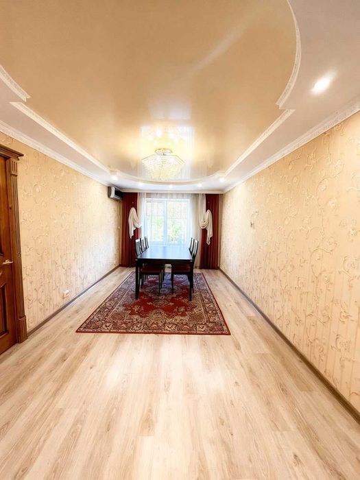 Продаётся 4-х комн квартира в районе Школьник .