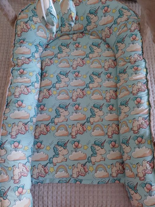 Бебешко гнездо с подарък