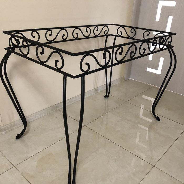 Маси и столове от ковано желязо. Градински мебели.