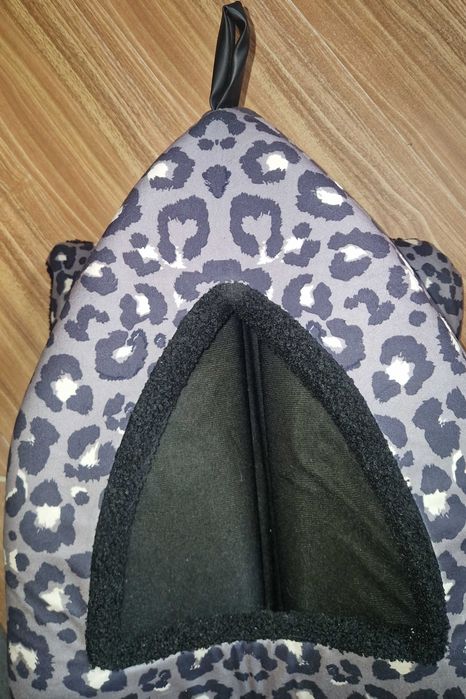 Culcus - Casuta - pentru pisici sau caini de talie mica - Fressnapf AniOne Leo