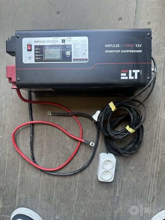 Инвертор напряжения (Синусоидальный) 1500W 12V