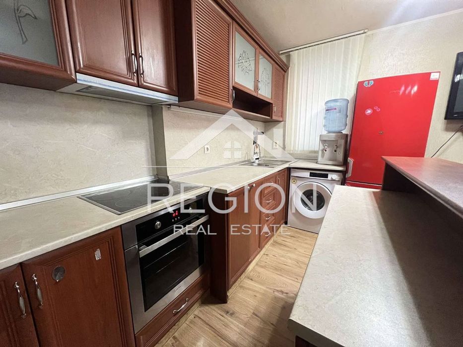 Дава се под наем Тристаен апартамент в Варна, Цветен квартал - 75 кв.м за 612 € - Снимка #2