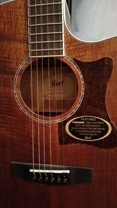 Гитара электроакустическая