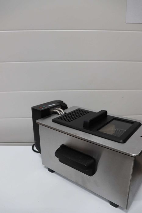 Фритюрник Tristar, 3л, термостат до 190°C, FR-9327