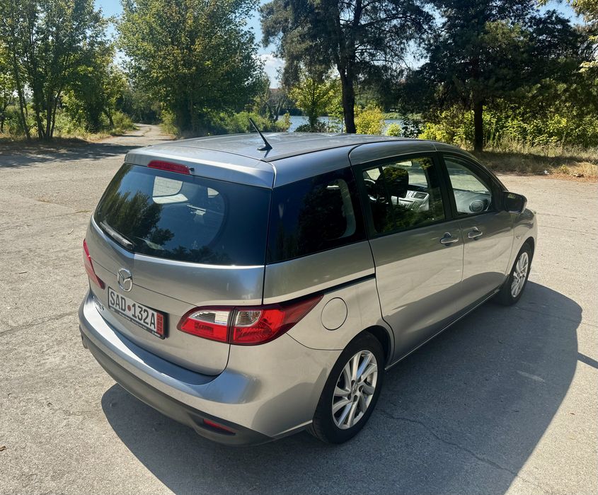 Mazda 5 din 2011 -facelitf- 7 locuri, motor 1.8 benzina (cel mai fiabil) euro 5 stare foarte buna (nu zafira, sharan, lodgy)