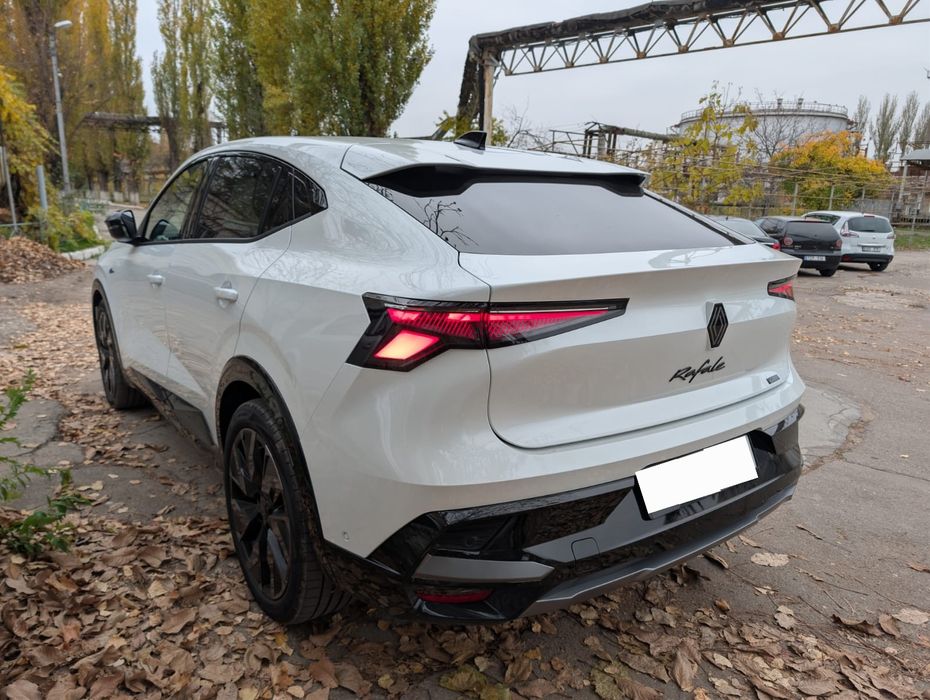 Renault Rafale 1.2 hibrid 210hp 2025 9000km