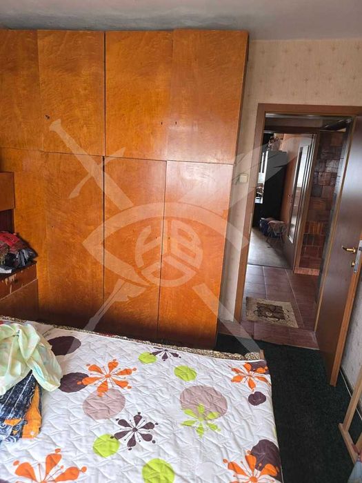 Двустаен апартамент в жк. Връбница 1 № 98128