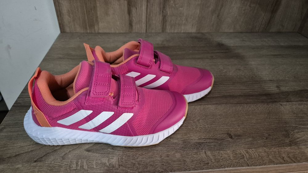 маратонки Adidas   N 33