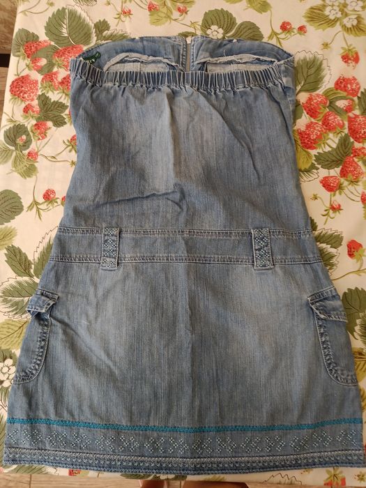 Продавам дънкова рокля