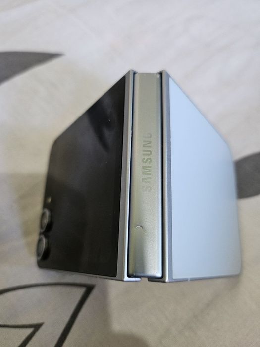 Samsung Galaxy Zflip 6