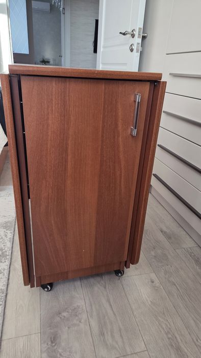 Продам стол книжка