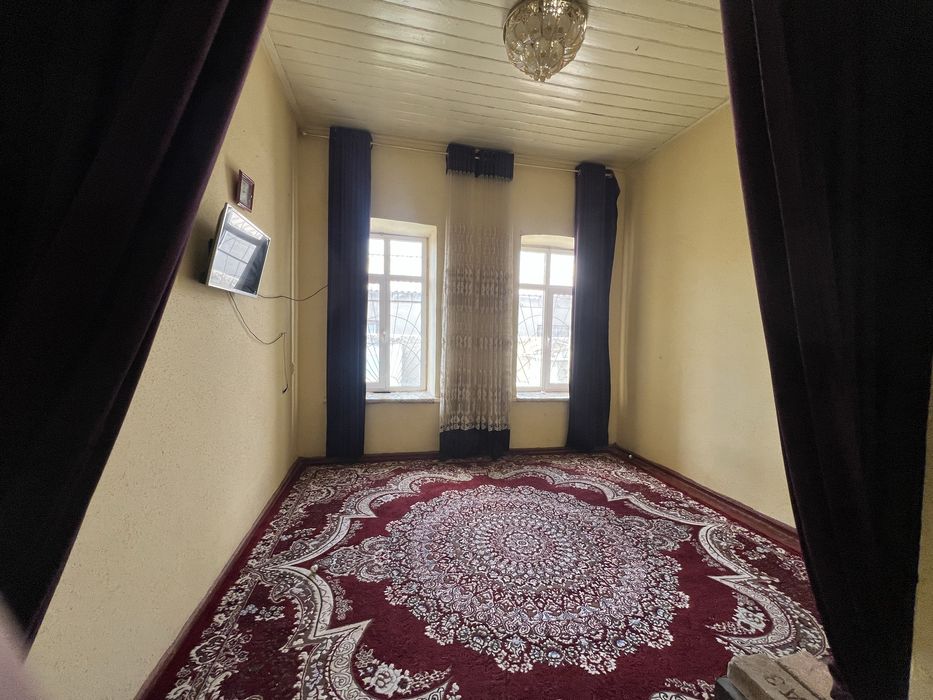 Hovli sotiladi ( maydagina hovlicha)