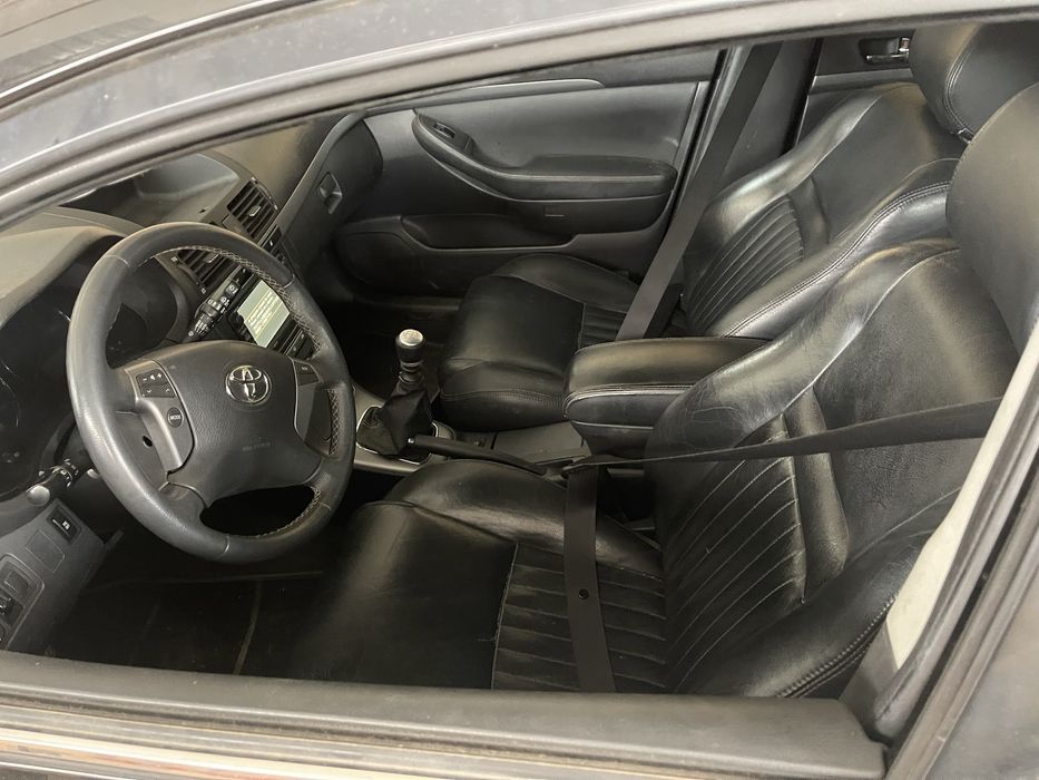 Dezmembrari toyota avensis t25  2003-2009
