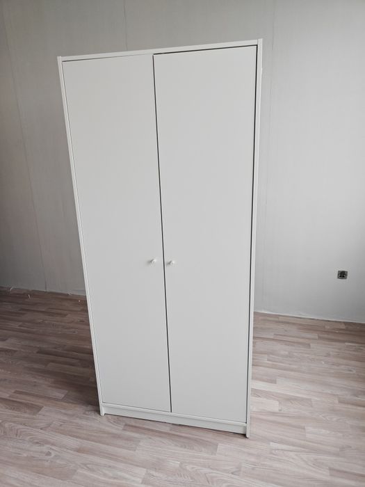 Два  белых шкафа Ikea