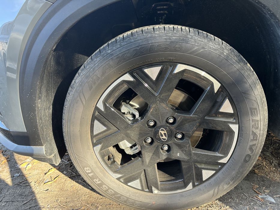 Продам резину Maxxis 225/55/18- 2 шт