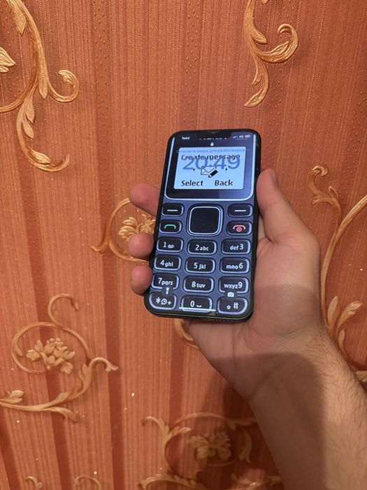 Продам айфон 13