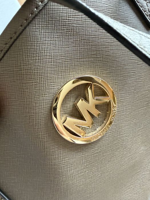 Michael kors чанта