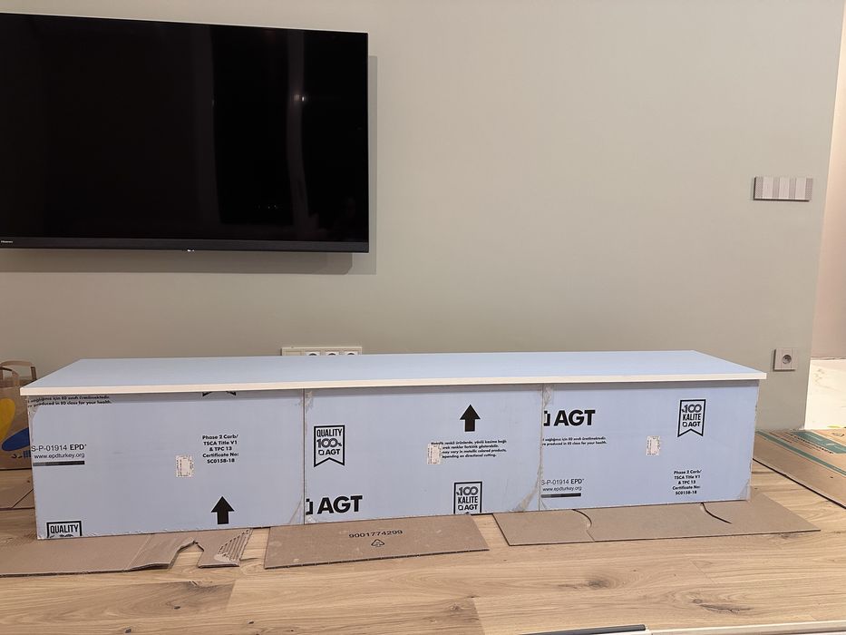 Нов бял ТВ шкаф от МДФ