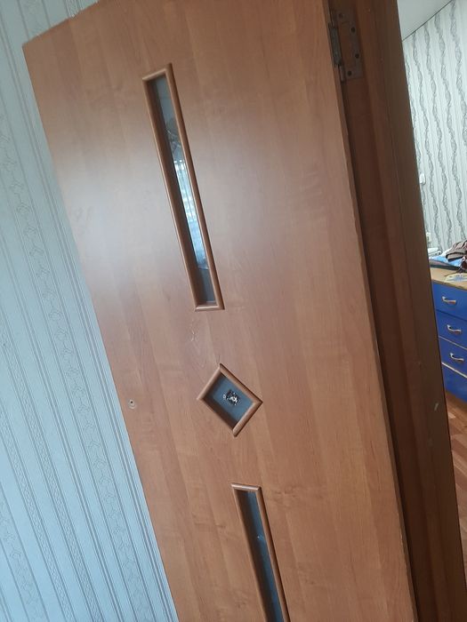 Продаю двери межкомнатные