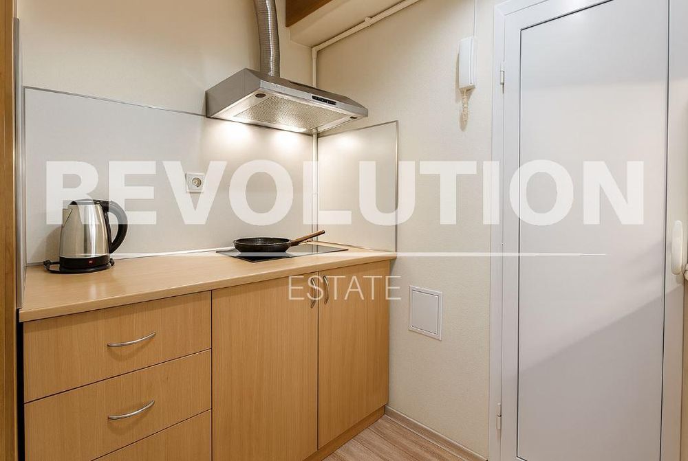 Дава се под наем Тристаен апартамент в Варна, Лятно кино Тракия - 100 кв.м за 600 € - Снимка #2