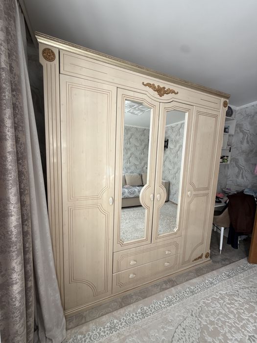 Продам шкаф в идеальном сосстоянии