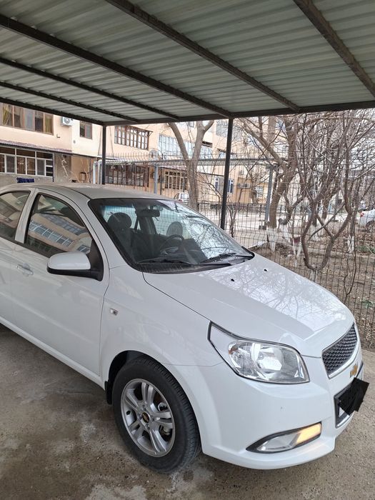 Нексия 3 сотилади