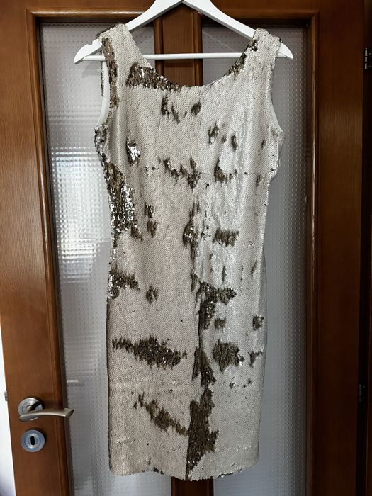 Златна рокля