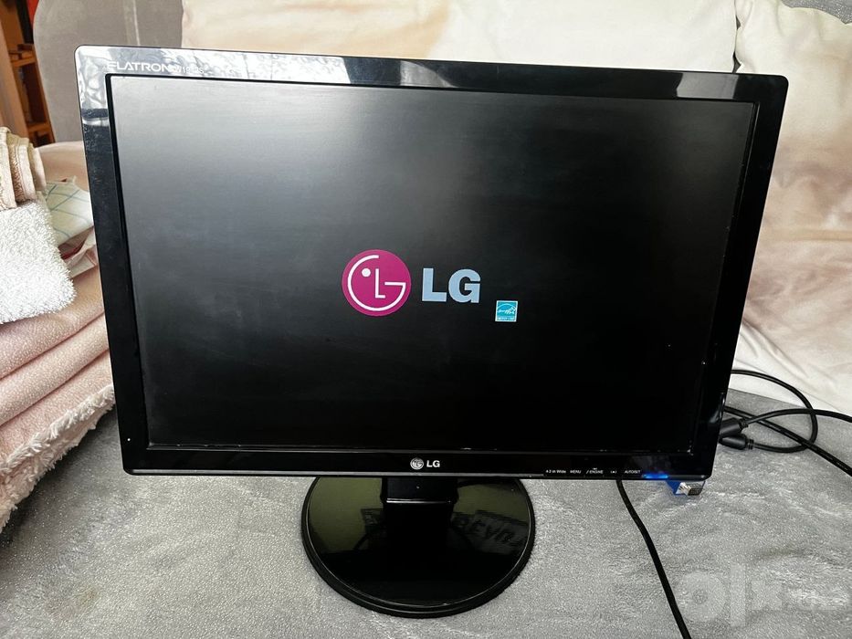 Монитор 19" LG Flatron W1942S