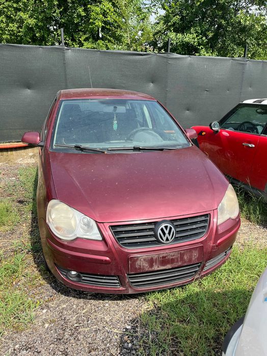 Dezmembrez VW Volkswagen Polo 9N facelift 1,4 benzina visiniu 2007