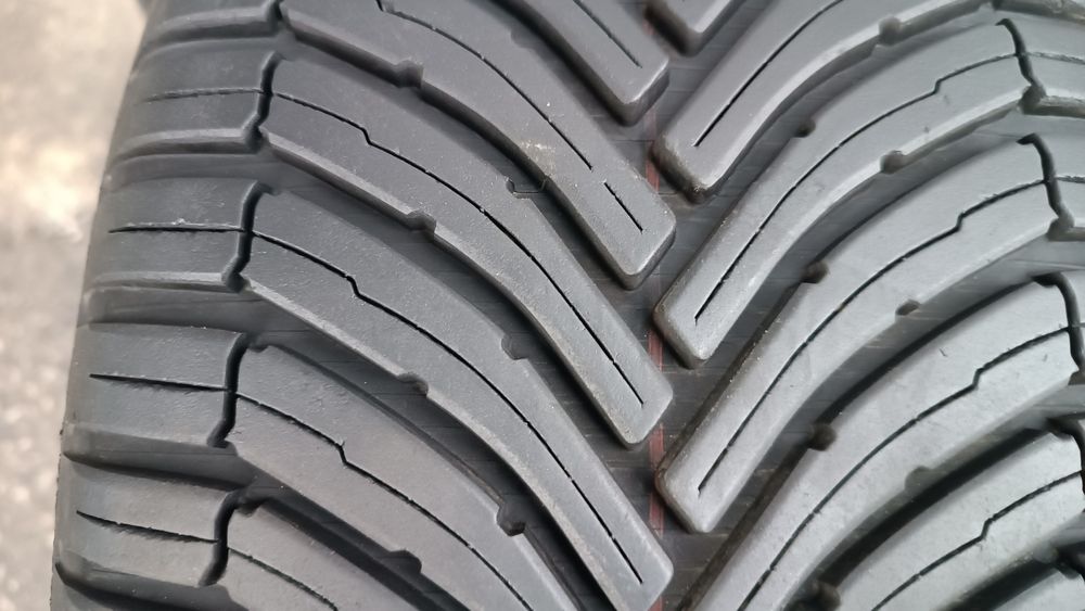 225/55/16 Bridgestone Дот 1924