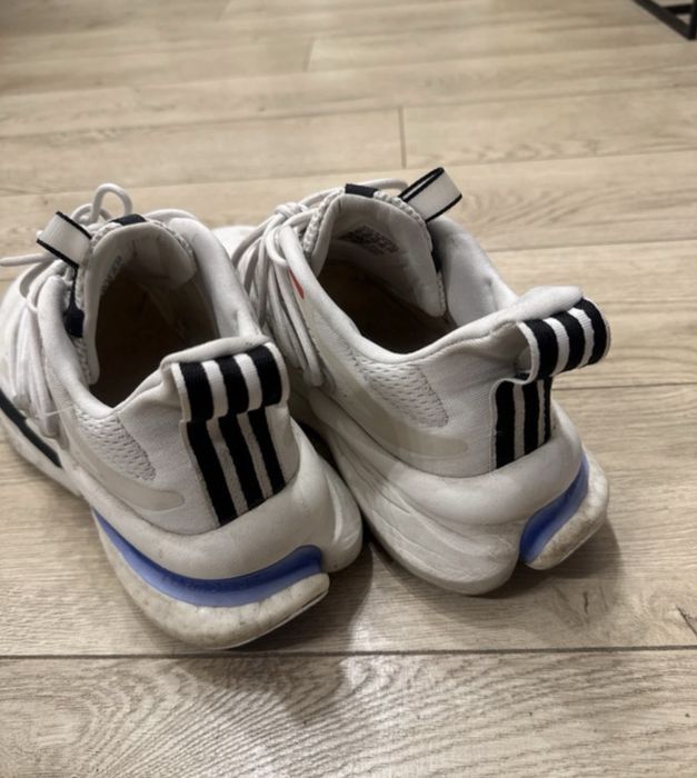 Adidas Alphaboost v1