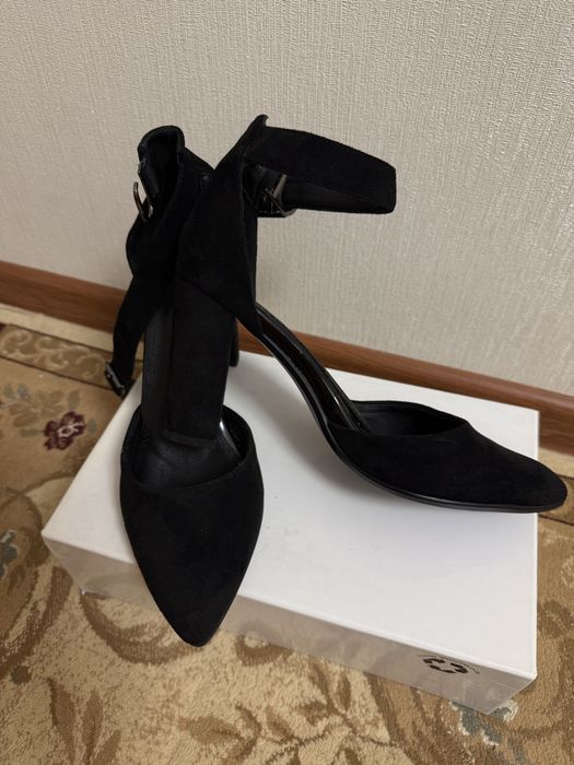 Черные женские туфли