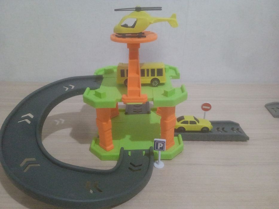 Продам 2 парковки пакетом в одни руки