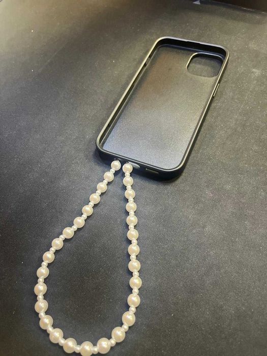 Breloc pentru telefon cu perle artificiale. Reducere!