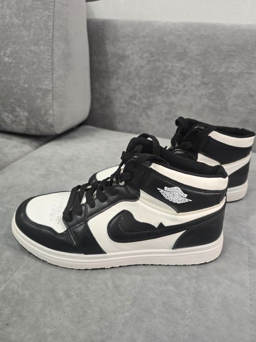 Кроссовки в идеальном состоянии