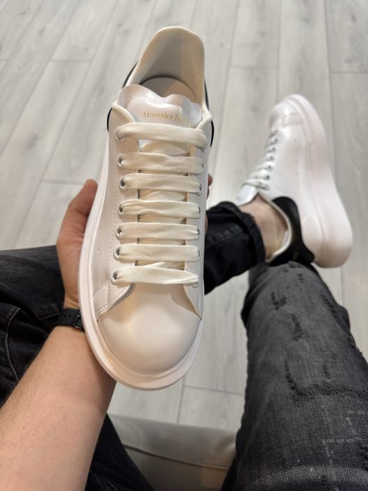 Adidasi Barbati Alex. Mcq. Alb & Negru!