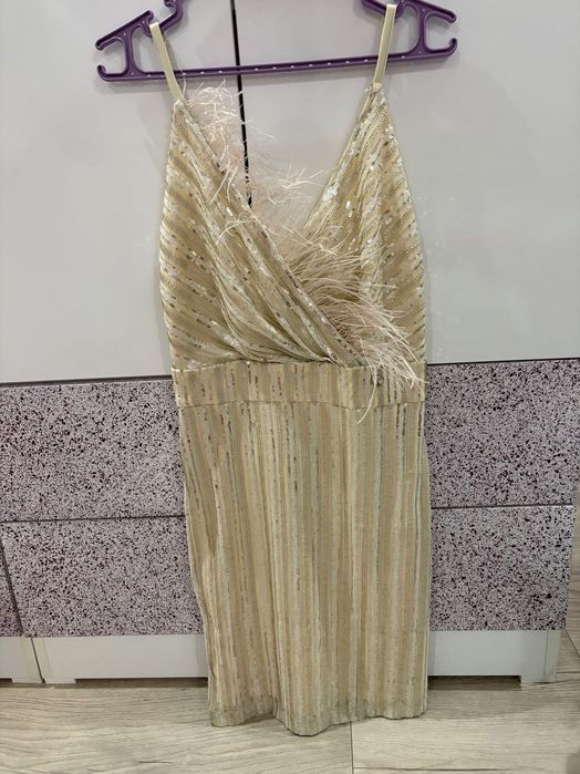 Бляскави рокли Lynne,New Look,Lucy