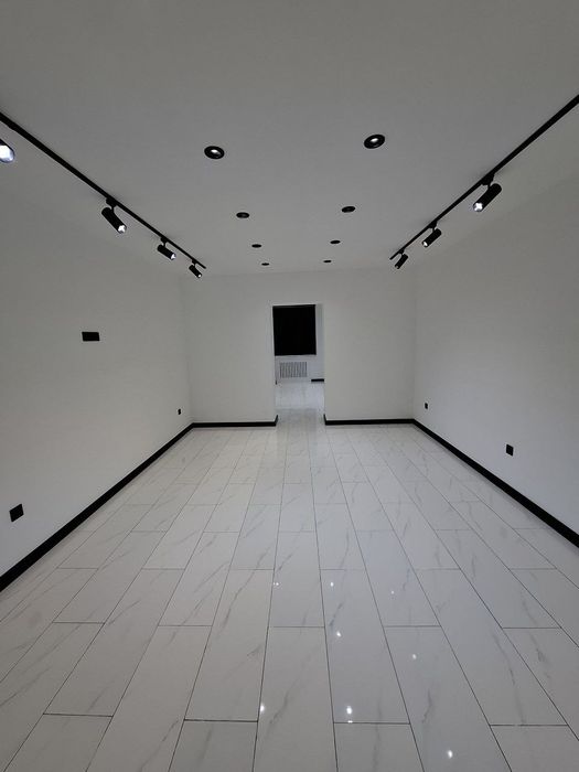 Мирабадский: Ор-р: Цум, Патрики Удобноя локация  100кв.м  Евроремонтт