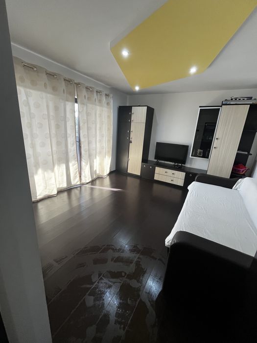 Vand apartament cu 2 camere