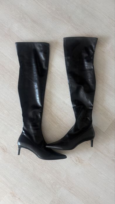 Сапоги ZARA на каблуке киттен хилл